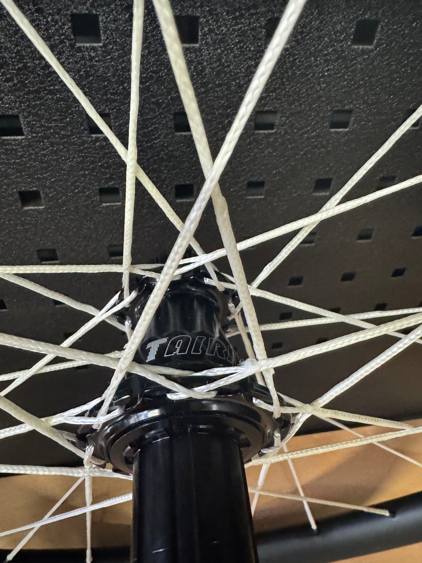 2RC GR30 Carbo Gravel Laufradsatz 28" Hook Flange Berd Spokes