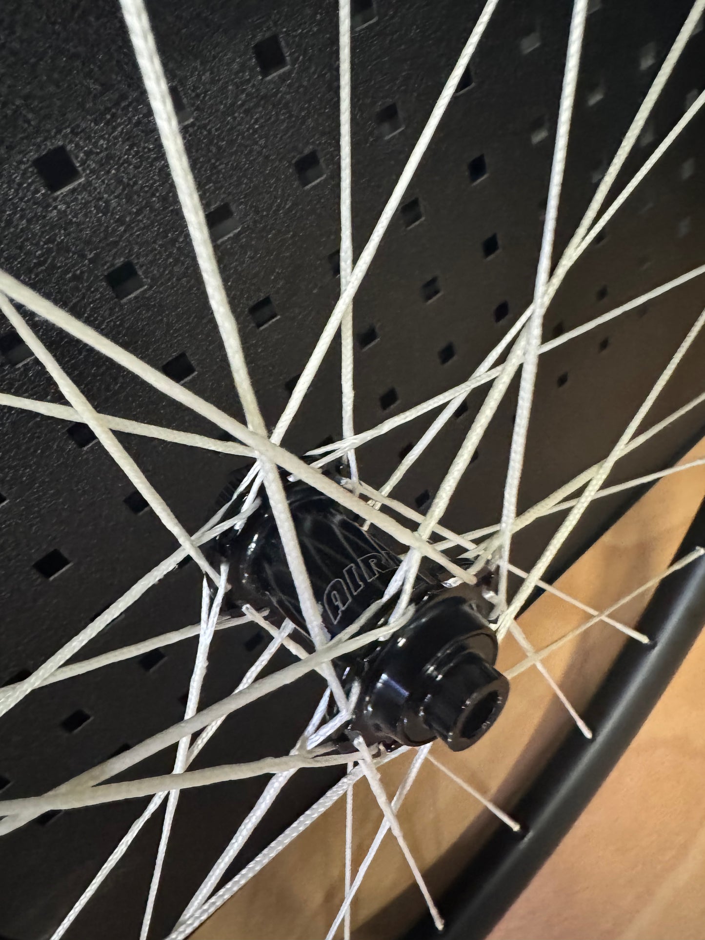 2RC GR30 Carbo Gravel Laufradsatz 28" Hook Flange Berd Spokes