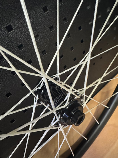 2RC GR30 Carbo Gravel Laufradsatz 28" Hook Flange Berd Spokes