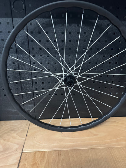 2RC GR30welle Carbo Gravel Laufradsatz 28" Hook Flange Berd Spokes